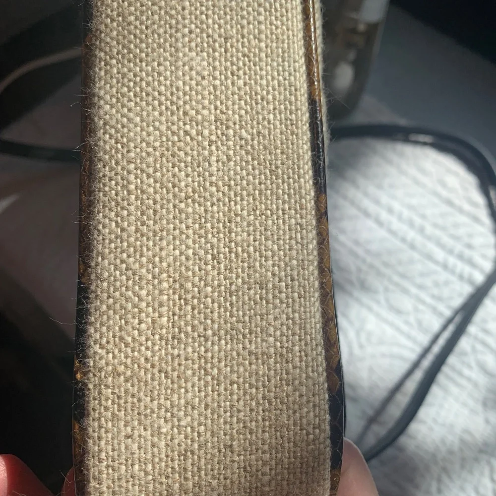 Tory Burch tortoise shell hand bag with strap in new condition - Picture 14 of 16